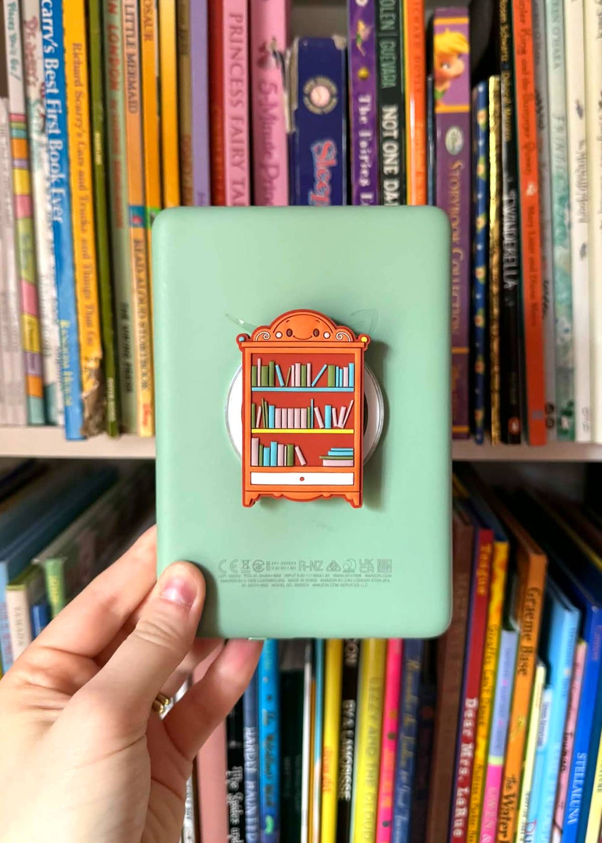 Bibli the Friendly Bookshelf® Phone & E-Reader Grip